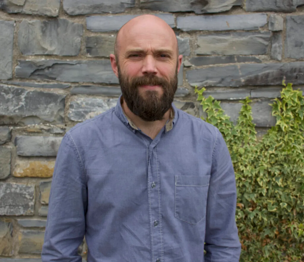 Simon Gibson, Elder / Leader